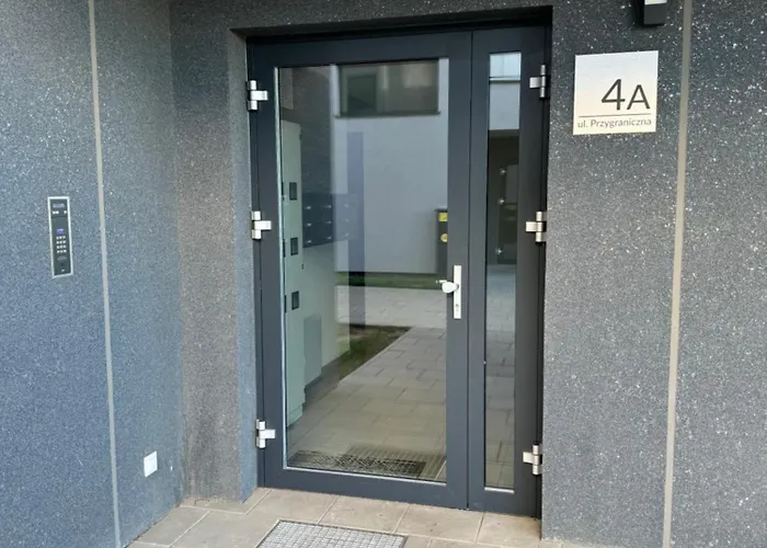 Komfortowy Z Jedna Sypialnia 60m Kw Lokalizacja Baranowo דירה פוזנן