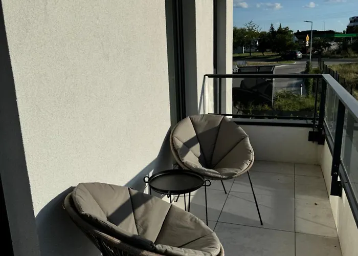 Komfortowy Z Jedna Sypialnia 60m Kw Lokalizacja Baranowo דירה